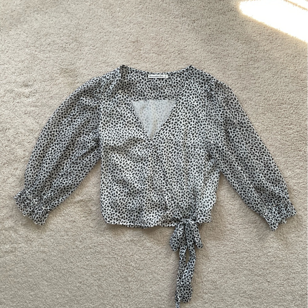 Abercrombie & Fitch Long sleeve chiffon wrap blouse